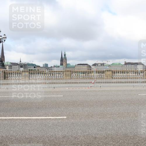 29.06.2025 - hella hamburg halbmarathon Lena Gebhardt http://msf.ph/oto/8374692 29.06.2025 09:13:04 Lombardsbrücke 9 meine-sportfotos.de