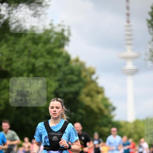 29.06.2025 - hella hamburg halbmarathon Dr. Thomas Lammeyer http://msf.ph/oto/8374698 29.06.2025 10:42:20 Kennedybrücke 1394, 1475, 1578, 1791, 1901, 1985, 2124, 3010, 3246, 3286, 3633, 3635, 3636, 3716, 3880, 4414, 4921, 5139, 5713, 5790, 5875, 6697, 6930, 7148, 7244, 7629, 8539, 8615, 8696, 9391, 9524, 10025, 10146, 11087, 11152, 11164 meine-sportfotos.de