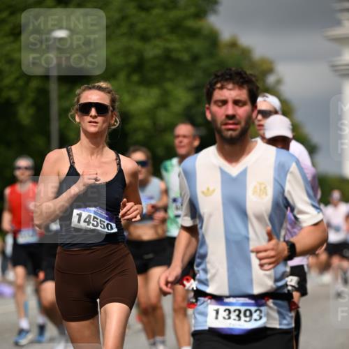 29.06.2025 - hella hamburg halbmarathon Dr. Thomas Lammeyer http://msf.ph/oto/8374724 29.06.2025 10:20:03 Kennedybrücke 1212, 1308, 1651, 2071, 2076, 2436, 2601, 2835, 3167, 4583, 4828, 5046, 5423, 7897, 8057, 8169, 8274, 8554, 8746, 9307, 9601, 9784, 9881, 10292, 10608, 10844, 11113, 11303 meine-sportfotos.de