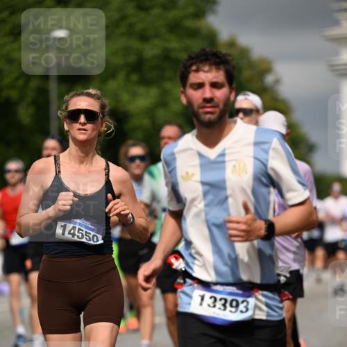 29.06.2025 - hella hamburg halbmarathon Dr. Thomas Lammeyer http://msf.ph/oto/8374733 29.06.2025 10:20:03 Kennedybrücke 1212, 1308, 1651, 2071, 2076, 2436, 2601, 2835, 3167, 4583, 4828, 5046, 5423, 7897, 8057, 8169, 8274, 8554, 8746, 9307, 9601, 9784, 9881, 10292, 10608, 10844, 11113, 11303 meine-sportfotos.de