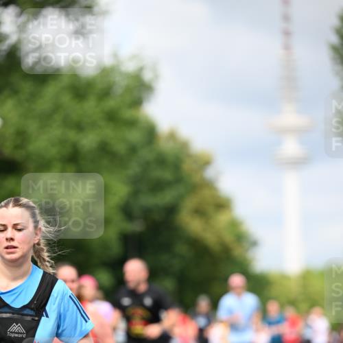 29.06.2025 - hella hamburg halbmarathon Dr. Thomas Lammeyer http://msf.ph/oto/8374757 29.06.2025 10:42:21 Kennedybrücke 1394, 1578, 1791, 1901, 1985, 2124, 3010, 3246, 3286, 3633, 3635, 3636, 3716, 3880, 4414, 4921, 5139, 5713, 5790, 5875, 6697, 6930, 7148, 7244, 7629, 8539, 8615, 8696, 9391, 9524, 10025, 10146, 11087, 11152, 11164 meine-sportfotos.de