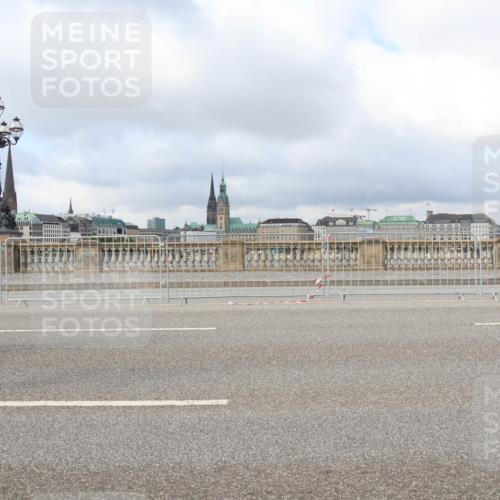 29.06.2025 - hella hamburg halbmarathon Lena Gebhardt http://msf.ph/oto/8374772 29.06.2025 09:13:04 Lombardsbrücke  meine-sportfotos.de