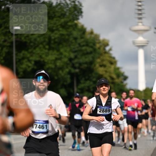 29.06.2025 - hella hamburg halbmarathon Dr. Thomas Lammeyer http://msf.ph/oto/8374795 29.06.2025 09:58:17 Kennedybrücke 1119, 1342, 1399, 1750, 1942, 2020, 2222, 2367, 2442, 2470, 2561, 2670, 2816, 2889, 3562, 4017, 4029, 4816, 5020, 5447, 5706, 5884, 6290, 6630, 6819, 6978, 6991, 7087, 7274, 7297, 7335, 7709, 8142, 8374, 8482, 8576, 8698, 8916, 8981, 9051, 9463, 9710, 9924, 10057, 10529, 11125, 11422 meine-sportfotos.de