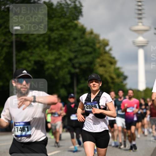 29.06.2025 - hella hamburg halbmarathon Dr. Thomas Lammeyer http://msf.ph/oto/8374860 29.06.2025 09:58:17 Kennedybrücke 1119, 1342, 1399, 1750, 1942, 2020, 2222, 2367, 2442, 2470, 2561, 2670, 2816, 2889, 3562, 4017, 4029, 4816, 5020, 5447, 5706, 5884, 6290, 6630, 6819, 6978, 6991, 7087, 7274, 7297, 7335, 7709, 8142, 8374, 8482, 8576, 8698, 8916, 8981, 9051, 9463, 9710, 9924, 10057, 10529, 11125, 11422 meine-sportfotos.de