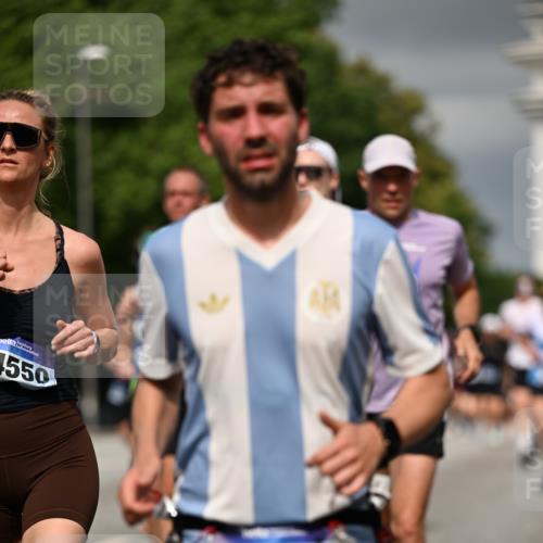 29.06.2025 - hella hamburg halbmarathon Dr. Thomas Lammeyer http://msf.ph/oto/8374908 29.06.2025 10:20:04 Kennedybrücke 1212, 1308, 1651, 2071, 2076, 2436, 2601, 2835, 3167, 4583, 4828, 5046, 5423, 7897, 8057, 8169, 8274, 8554, 8746, 9307, 9601, 9784, 9881, 10292, 10608, 10844, 11113, 11303 meine-sportfotos.de