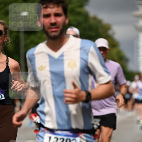 29.06.2025 - hella hamburg halbmarathon Dr. Thomas Lammeyer http://msf.ph/oto/8374953 29.06.2025 10:20:04 Kennedybrücke 1212, 1308, 1651, 2071, 2076, 2436, 2601, 2835, 3167, 4583, 4828, 5046, 5423, 7897, 8057, 8169, 8274, 8554, 8746, 9307, 9601, 9784, 9881, 10292, 10608, 10844, 11113, 11303 meine-sportfotos.de