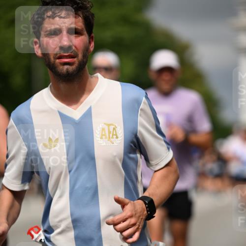 29.06.2025 - hella hamburg halbmarathon Dr. Thomas Lammeyer http://msf.ph/oto/8374980 29.06.2025 10:20:04 Kennedybrücke 1212, 1308, 1651, 2071, 2076, 2436, 2601, 2835, 3167, 4583, 4828, 5046, 5423, 7897, 8057, 8169, 8274, 8554, 8746, 9307, 9601, 9784, 9881, 10292, 10608, 10844, 11113, 11303 meine-sportfotos.de