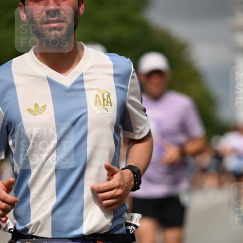 29.06.2025 - hella hamburg halbmarathon Dr. Thomas Lammeyer http://msf.ph/oto/8375007 29.06.2025 10:20:04 Kennedybrücke 1212, 1308, 1651, 2071, 2076, 2436, 2601, 2835, 3167, 4583, 4828, 5046, 5423, 7897, 8057, 8169, 8274, 8554, 8746, 9307, 9601, 9784, 9881, 10292, 10608, 10844, 11113, 11303 meine-sportfotos.de