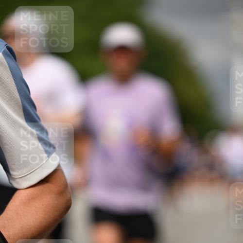 29.06.2025 - hella hamburg halbmarathon Dr. Thomas Lammeyer http://msf.ph/oto/8375075 29.06.2025 10:20:05 Kennedybrücke 1212, 1308, 1651, 2071, 2076, 2436, 2601, 2835, 3167, 4583, 4828, 5046, 5423, 7897, 8057, 8169, 8274, 8554, 8746, 9307, 9601, 9784, 9881, 10292, 10844, 11113, 11303 meine-sportfotos.de