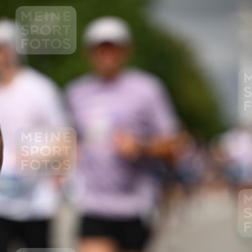 29.06.2025 - hella hamburg halbmarathon Dr. Thomas Lammeyer http://msf.ph/oto/8375081 29.06.2025 10:20:05 Kennedybrücke 1212, 1308, 1651, 2071, 2076, 2436, 2601, 2835, 3167, 4583, 4828, 5046, 5423, 7897, 8057, 8169, 8274, 8554, 8746, 9307, 9601, 9784, 9881, 10292, 10844, 11113, 11303 meine-sportfotos.de