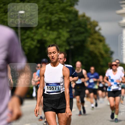 29.06.2025 - hella hamburg halbmarathon Dr. Thomas Lammeyer http://msf.ph/oto/8375090 29.06.2025 10:20:06 Kennedybrücke 1212, 1308, 1651, 2071, 2076, 2436, 2601, 2835, 3167, 4583, 4828, 5046, 5423, 7897, 8057, 8169, 8274, 8554, 8746, 9307, 9601, 9784, 9802, 9881, 10107, 10183, 10292, 10844, 11113, 11303 meine-sportfotos.de