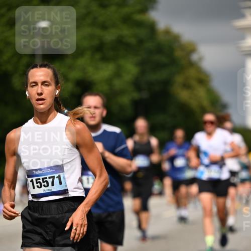 29.06.2025 - hella hamburg halbmarathon Dr. Thomas Lammeyer http://msf.ph/oto/8375169 29.06.2025 10:20:07 Kennedybrücke 1212, 1308, 1651, 2071, 2076, 2436, 2601, 2835, 3167, 4583, 4828, 5046, 8057, 8169, 8274, 8554, 8746, 9307, 9601, 9784, 9802, 9881, 10107, 10139, 10141, 10183, 10292, 10844, 11113, 11303 meine-sportfotos.de