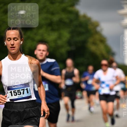 29.06.2025 - hella hamburg halbmarathon Dr. Thomas Lammeyer http://msf.ph/oto/8375180 29.06.2025 10:20:07 Kennedybrücke 1212, 1308, 1651, 2071, 2076, 2436, 2601, 2835, 3167, 4583, 4828, 5046, 8057, 8169, 8274, 8554, 8746, 9307, 9601, 9784, 9802, 9881, 10107, 10139, 10141, 10183, 10292, 10844, 11113, 11303 meine-sportfotos.de
