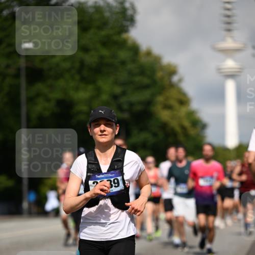 29.06.2025 - hella hamburg halbmarathon Dr. Thomas Lammeyer http://msf.ph/oto/8375192 29.06.2025 09:58:18 Kennedybrücke 1119, 1342, 1399, 1750, 1817, 1942, 2020, 2222, 2367, 2442, 2470, 2561, 2670, 2816, 2889, 3562, 4017, 4029, 4816, 5020, 5447, 5706, 5884, 6290, 6819, 6978, 6991, 7087, 7274, 7297, 7335, 7709, 8142, 8374, 8482, 8576, 8698, 8916, 8981, 9038, 9051, 9463, 9710, 9924, 10057, 10529, 11125, 11422 meine-sportfotos.de
