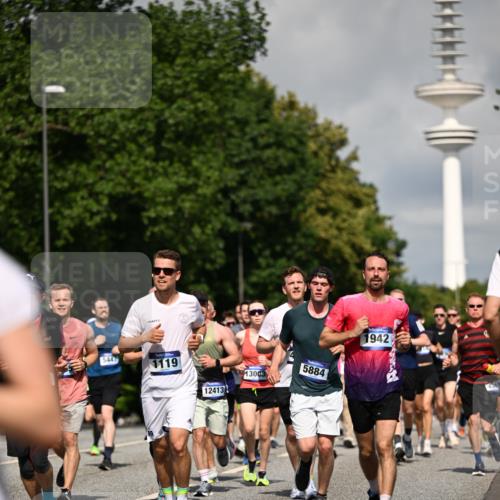 29.06.2025 - hella hamburg halbmarathon Dr. Thomas Lammeyer http://msf.ph/oto/8375243 29.06.2025 09:58:19 Kennedybrücke 1119, 1342, 1399, 1750, 1817, 1942, 2020, 2222, 2367, 2442, 2470, 2561, 2670, 2816, 2889, 3562, 4017, 4029, 4816, 5020, 5447, 5706, 5884, 6290, 6819, 6978, 6991, 7087, 7274, 7297, 7335, 7709, 7908, 8142, 8374, 8482, 8576, 8698, 8916, 8981, 9038, 9051, 9463, 9710, 9924, 10057, 10529, 11125, 11422 meine-sportfotos.de