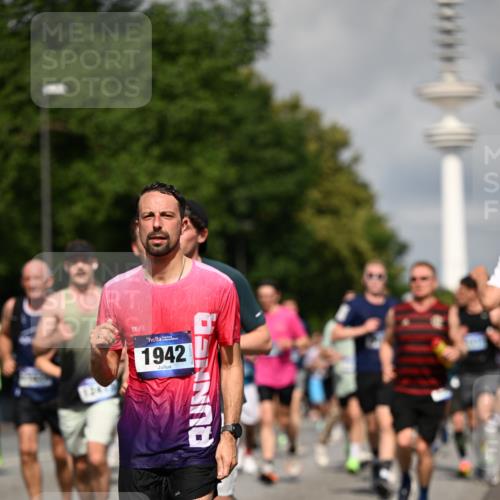 29.06.2025 - hella hamburg halbmarathon Dr. Thomas Lammeyer http://msf.ph/oto/8375401 29.06.2025 09:58:22 Kennedybrücke 1119, 1342, 1399, 1750, 1817, 1942, 2020, 2222, 2367, 2442, 2470, 2561, 2670, 2816, 2889, 2955, 3562, 4017, 4029, 4816, 5020, 5447, 5706, 5884, 6290, 6819, 6978, 6991, 7087, 7274, 7297, 7335, 7908, 8142, 8374, 8482, 8698, 8916, 8981, 9038, 9051, 9710, 9924, 10057, 11125, 11422 meine-sportfotos.de