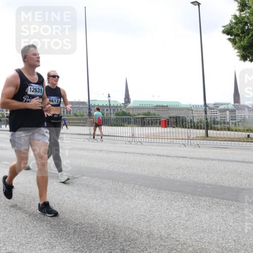 29.06.2025 - hella hamburg halbmarathon Lena Gebhardt http://msf.ph/oto/8375408 29.06.2025 10:39:58 Lombardsbrücke 12631, 8612, 1058, 1076, 1291, 1586, 1691, 1899, 2019, 2254, 2313, 2515, 2572, 2578, 2866, 2888, 2976, 3046, 3237, 3515, 3607, 3808, 3882, 3883, 3884, 4173, 4271, 4298, 4471, 4609, 4752, 5045, 5229, 5263, 5654, 5701, 5877, 5901, 6097, 6427, 6428, 6548, 6698, 6719, 6726, 6739, 6750, 6866, 6876, 6890, 6920, 7045, 7053, 7125, 7174, 7199, 7429, 7455, 7456, 7675, 7850, 8107, 8612, 8995, 9569, 9698, 9747, 9777, 10441 meine-sportfotos.de