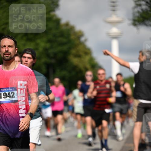 29.06.2025 - hella hamburg halbmarathon Dr. Thomas Lammeyer http://msf.ph/oto/8375433 29.06.2025 09:58:22 Kennedybrücke 1119, 1342, 1399, 1750, 1817, 1942, 2020, 2222, 2367, 2442, 2470, 2561, 2670, 2816, 2889, 2955, 3562, 4017, 4029, 4816, 5020, 5447, 5706, 5884, 6290, 6819, 6978, 6991, 7087, 7274, 7297, 7335, 7908, 8142, 8374, 8482, 8698, 8916, 8981, 9038, 9051, 9710, 9924, 10057, 11125, 11422 meine-sportfotos.de