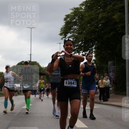 29.06.2025 - hella hamburg halbmarathon Yannick Fuchs http://msf.ph/oto/8375434 29.06.2025 10:54:10 20KM 1019, 1544, 2011, 2091, 2167, 2730, 3169, 3780, 4013, 5272, 7259, 8003, 8509, 8749, 9006, 9434, 10271, 10281, 10301, 11041, 12422, 12446, 13847, 13993, 14224, 14577, 14823, 15344, 15673, 15901, 16439, 16608, 17825, 18130, 18200, 18202, 18254, 18624, 18701, 19159 meine-sportfotos.de