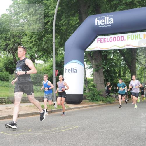 29.06.2025 - hella hamburg halbmarathon KatJ http://msf.ph/oto/8375474 29.06.2025 10:24:22 Zwischen KM18-KM19 1562, 5554, 6032 meine-sportfotos.de