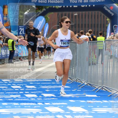 29.06.2025 - hella hamburg halbmarathon Strokosch-Dieckow http://msf.ph/oto/8375487 29.06.2025 10:26:39 Ziel 1065, 1577, 9565, 10848, 19076 meine-sportfotos.de