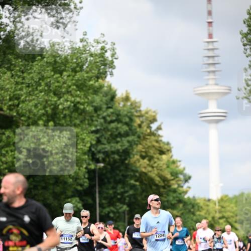 29.06.2025 - hella hamburg halbmarathon Dr. Thomas Lammeyer http://msf.ph/oto/8375506 29.06.2025 10:42:23 Kennedybrücke 1394, 1578, 1791, 1901, 1985, 2124, 3010, 3246, 3286, 3633, 3635, 3636, 3716, 3880, 4414, 4921, 5713, 5790, 5875, 6697, 6930, 7148, 7244, 7552, 7629, 8539, 8615, 8696, 9391, 9524, 10025, 10146, 11087, 11152, 11164 meine-sportfotos.de
