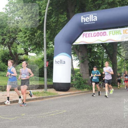 29.06.2025 - hella hamburg halbmarathon KatJ http://msf.ph/oto/8375523 29.06.2025 10:24:22 Zwischen KM18-KM19 1562, 5554, 6032 meine-sportfotos.de