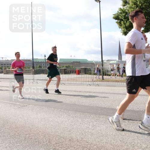 29.06.2025 - hella hamburg halbmarathon Lena Gebhardt http://msf.ph/oto/8375555 29.06.2025 10:02:25 Lombardsbrücke 15008, 1128, 1254, 1364, 1432, 1453, 1702, 1733, 2142, 2322, 2323, 2685, 2712, 2819, 3169, 3225, 3780, 3976, 4066, 4985, 5763, 6166, 6295, 6322, 6327, 6708, 6860, 7031, 7049, 7189, 7223, 7243, 7323, 7869, 7888, 8003, 8364, 8662, 8749, 9020, 9021, 9131, 9156, 9353, 9554, 9741, 9928, 9986, 10177, 10295, 10539, 10866, 11191, 11515, 11554, 11670, 11702, 11782, 11871, 11938, 12315, 12316, 12491, 14471, 14660, 14677, 16420 meine-sportfotos.de