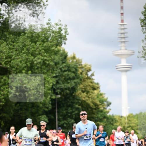 29.06.2025 - hella hamburg halbmarathon Dr. Thomas Lammeyer http://msf.ph/oto/8375580 29.06.2025 10:42:24 Kennedybrücke 1394, 1578, 1791, 1901, 1985, 2124, 3010, 3246, 3286, 3633, 3635, 3636, 3716, 3880, 4414, 4921, 5713, 5790, 5875, 6697, 6930, 7148, 7244, 7371, 7552, 7629, 8539, 8615, 8696, 9391, 9524, 10025, 10146, 11087, 11152, 11164 meine-sportfotos.de