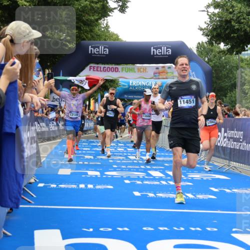 29.06.2025 - hella hamburg halbmarathon Strokosch-Dieckow http://msf.ph/oto/8375597 29.06.2025 10:48:28 Ziel 1163, 1176, 1537, 2213, 3747, 5129, 5362, 5421, 5528, 6081, 6923, 8216, 9262, 10000, 10860, 11451, 11579, 12149, 12549, 12690, 12840, 13962, 14033, 14990, 15573, 15808, 15917, 17395, 17745, 17855, 18251, 18790, 18815, 18923 meine-sportfotos.de