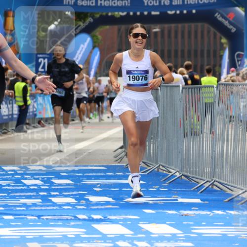 29.06.2025 - hella hamburg halbmarathon Strokosch-Dieckow http://msf.ph/oto/8375630 29.06.2025 10:26:39 Ziel 1065, 1577, 9565, 10848, 19076 meine-sportfotos.de