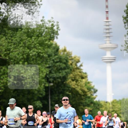29.06.2025 - hella hamburg halbmarathon Dr. Thomas Lammeyer http://msf.ph/oto/8375645 29.06.2025 10:42:25 Kennedybrücke 1394, 1578, 1596, 1791, 1901, 1985, 2124, 3010, 3246, 3286, 3633, 3635, 3636, 3716, 3880, 4414, 4921, 5713, 5790, 5875, 6930, 7148, 7244, 7371, 7552, 7629, 8539, 8615, 8696, 9391, 9524, 10025, 10146, 11087, 11152, 11164 meine-sportfotos.de