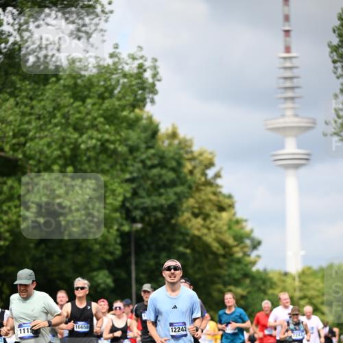 29.06.2025 - hella hamburg halbmarathon Dr. Thomas Lammeyer http://msf.ph/oto/8375665 29.06.2025 10:42:25 Kennedybrücke 1394, 1578, 1596, 1791, 1901, 1985, 2124, 3010, 3246, 3286, 3633, 3635, 3636, 3716, 3880, 4414, 4921, 5713, 5790, 5875, 6930, 7148, 7244, 7371, 7552, 7629, 8539, 8615, 8696, 9391, 9524, 10025, 10146, 11087, 11152, 11164 meine-sportfotos.de
