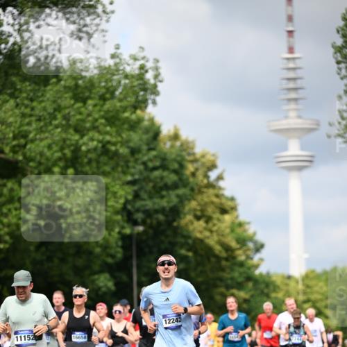 29.06.2025 - hella hamburg halbmarathon Dr. Thomas Lammeyer http://msf.ph/oto/8375681 29.06.2025 10:42:25 Kennedybrücke 1394, 1578, 1596, 1791, 1901, 1985, 2124, 3010, 3246, 3286, 3633, 3635, 3636, 3716, 3880, 4414, 4921, 5713, 5790, 5875, 6930, 7148, 7244, 7371, 7552, 7629, 8539, 8615, 8696, 9391, 9524, 10025, 10146, 11087, 11152, 11164 meine-sportfotos.de