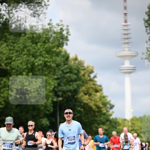 29.06.2025 - hella hamburg halbmarathon Dr. Thomas Lammeyer http://msf.ph/oto/8375716 29.06.2025 10:42:26 Kennedybrücke 1394, 1578, 1596, 1791, 1901, 2124, 3010, 3246, 3286, 3633, 3635, 3636, 3716, 3880, 4414, 4921, 5713, 5790, 5875, 6930, 7148, 7244, 7371, 7552, 7629, 8539, 8615, 8696, 9391, 9524, 10025, 10146, 11087, 11152, 11164 meine-sportfotos.de