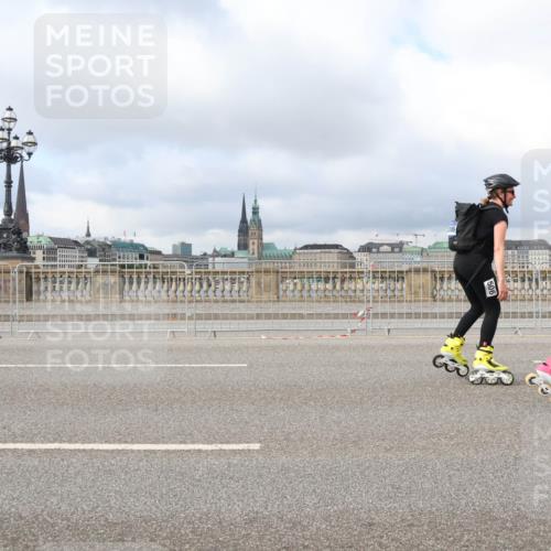 29.06.2025 - hella hamburg halbmarathon Lena Gebhardt http://msf.ph/oto/8375720 29.06.2025 09:13:05 Lombardsbrücke  meine-sportfotos.de