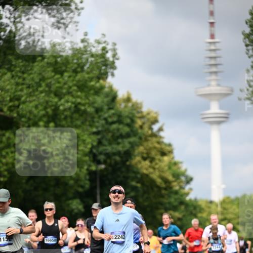 29.06.2025 - hella hamburg halbmarathon Dr. Thomas Lammeyer http://msf.ph/oto/8375763 29.06.2025 10:42:26 Kennedybrücke 1394, 1578, 1596, 1791, 1901, 2124, 3010, 3246, 3286, 3633, 3635, 3636, 3716, 3880, 4414, 4921, 5713, 5790, 5875, 6930, 7148, 7244, 7371, 7552, 7629, 8539, 8615, 8696, 9391, 9524, 10025, 10146, 11087, 11152, 11164 meine-sportfotos.de