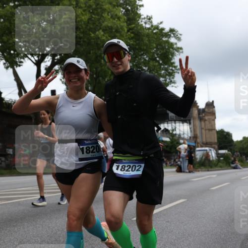 29.06.2025 - hella hamburg halbmarathon Yannick Fuchs http://msf.ph/oto/8375784 29.06.2025 10:54:13 20KM 1019, 1544, 1681, 2011, 2091, 2167, 2730, 3780, 4013, 5272, 7259, 8003, 8509, 8749, 9006, 9434, 10271, 10281, 10301, 11041, 11366, 12422, 12446, 13847, 13993, 14224, 14577, 14823, 15344, 15673, 15901, 16439, 16608, 17825, 18130, 18200, 18202, 18254, 18624, 18701, 19159 meine-sportfotos.de