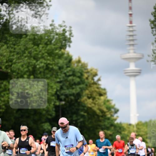 29.06.2025 - hella hamburg halbmarathon Dr. Thomas Lammeyer http://msf.ph/oto/8375846 29.06.2025 10:42:26 Kennedybrücke 1394, 1578, 1596, 1791, 1901, 2124, 3010, 3246, 3286, 3633, 3635, 3636, 3716, 3880, 4414, 4921, 5713, 5790, 5875, 6930, 7148, 7244, 7371, 7552, 7629, 8539, 8615, 8696, 9391, 9524, 10025, 10146, 11087, 11152, 11164 meine-sportfotos.de