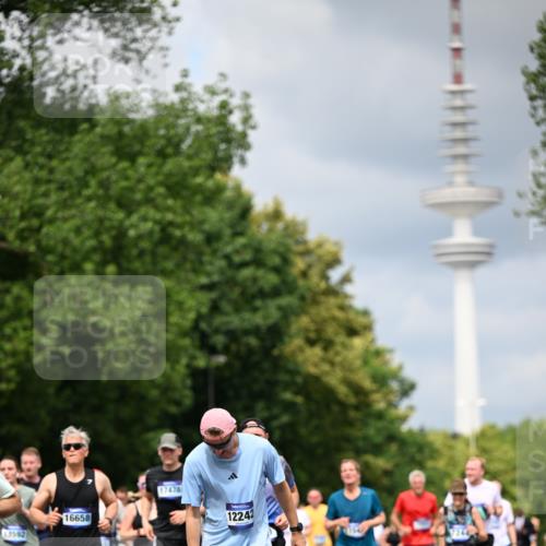 29.06.2025 - hella hamburg halbmarathon Dr. Thomas Lammeyer http://msf.ph/oto/8375870 29.06.2025 10:42:27 Kennedybrücke 1394, 1578, 1596, 1791, 1901, 2124, 3010, 3246, 3286, 3633, 3635, 3636, 3716, 3880, 4414, 4921, 5713, 5790, 5875, 6695, 6930, 7148, 7244, 7371, 7552, 8539, 8615, 8696, 9391, 9424, 9524, 10146, 11087, 11152, 11164 meine-sportfotos.de