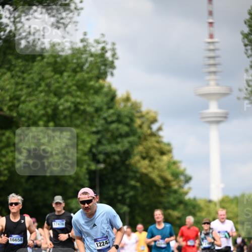 29.06.2025 - hella hamburg halbmarathon Dr. Thomas Lammeyer http://msf.ph/oto/8375903 29.06.2025 10:42:27 Kennedybrücke 1394, 1578, 1596, 1791, 1901, 2124, 3010, 3246, 3286, 3633, 3635, 3636, 3716, 3880, 4414, 4921, 5713, 5790, 5875, 6695, 6930, 7148, 7244, 7371, 7552, 8539, 8615, 8696, 9391, 9424, 9524, 10146, 11087, 11152, 11164 meine-sportfotos.de