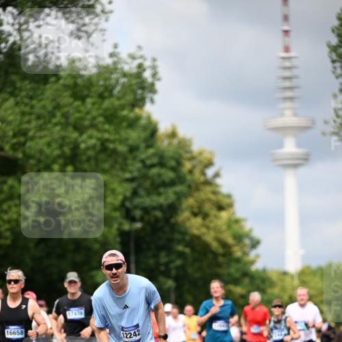 29.06.2025 - hella hamburg halbmarathon Dr. Thomas Lammeyer http://msf.ph/oto/8375912 29.06.2025 10:42:28 Kennedybrücke 1394, 1578, 1596, 1791, 1901, 2124, 3010, 3246, 3286, 3338, 3633, 3635, 3636, 3716, 3880, 4414, 4921, 5713, 5790, 5875, 6695, 6696, 6930, 7148, 7244, 7371, 7552, 8539, 8615, 8696, 9391, 9424, 9500, 9524, 10146, 11087, 11152, 11164 meine-sportfotos.de