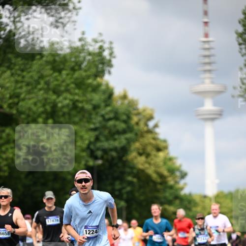 29.06.2025 - hella hamburg halbmarathon Dr. Thomas Lammeyer http://msf.ph/oto/8375916 29.06.2025 10:42:28 Kennedybrücke 1394, 1578, 1596, 1791, 1901, 2124, 3010, 3246, 3286, 3338, 3633, 3635, 3636, 3716, 3880, 4414, 4921, 5713, 5790, 5875, 6695, 6696, 6930, 7148, 7244, 7371, 7552, 8539, 8615, 8696, 9391, 9424, 9500, 9524, 10146, 11087, 11152, 11164 meine-sportfotos.de