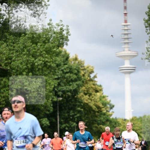 29.06.2025 - hella hamburg halbmarathon Dr. Thomas Lammeyer http://msf.ph/oto/8375967 29.06.2025 10:42:29 Kennedybrücke 1394, 1578, 1596, 1791, 1901, 2124, 3010, 3246, 3286, 3338, 3633, 3635, 3636, 3716, 3880, 4414, 4921, 5713, 5790, 5875, 6695, 6696, 6930, 7148, 7244, 7371, 7552, 8539, 8615, 8696, 9391, 9424, 9500, 9524, 10146, 11087, 11152, 11164 meine-sportfotos.de