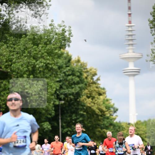 29.06.2025 - hella hamburg halbmarathon Dr. Thomas Lammeyer http://msf.ph/oto/8375998 29.06.2025 10:42:29 Kennedybrücke 1394, 1578, 1596, 1791, 1901, 2124, 3010, 3246, 3286, 3338, 3633, 3635, 3636, 3716, 3880, 4414, 4921, 5713, 5790, 5875, 6695, 6696, 6930, 7148, 7244, 7371, 7552, 8539, 8615, 8696, 9391, 9424, 9500, 9524, 10146, 11087, 11152, 11164 meine-sportfotos.de