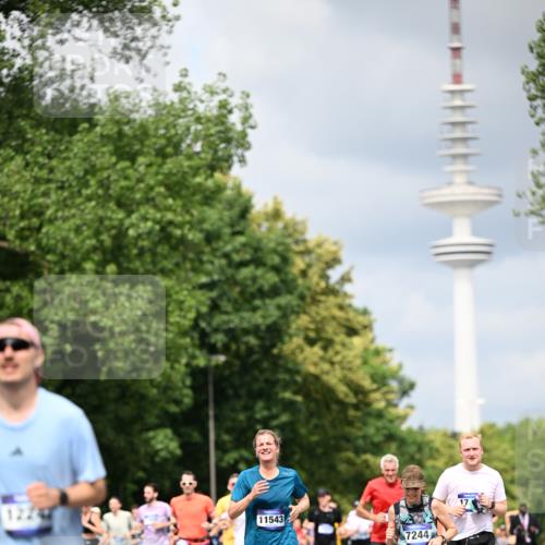 29.06.2025 - hella hamburg halbmarathon Dr. Thomas Lammeyer http://msf.ph/oto/8376031 29.06.2025 10:42:30 Kennedybrücke 1394, 1578, 1596, 1791, 1901, 2124, 3010, 3246, 3286, 3338, 3633, 3635, 3636, 3716, 4414, 4921, 5713, 5790, 5875, 6695, 6696, 6930, 7148, 7244, 7371, 7552, 8539, 8615, 8696, 9391, 9424, 9500, 9699, 10146, 11087, 11152, 11164 meine-sportfotos.de
