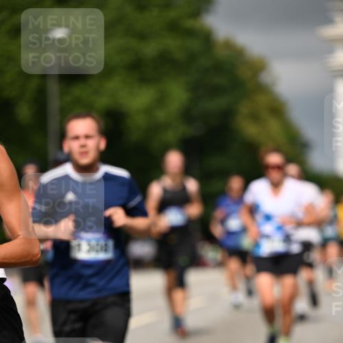 29.06.2025 - hella hamburg halbmarathon Dr. Thomas Lammeyer http://msf.ph/oto/8376044 29.06.2025 10:20:07 Kennedybrücke 1212, 1308, 1651, 2071, 2076, 2436, 2601, 2835, 3167, 4583, 4828, 5046, 8057, 8169, 8274, 8554, 8746, 9307, 9601, 9784, 9802, 9881, 10107, 10139, 10141, 10183, 10292, 10844, 11113, 11303 meine-sportfotos.de