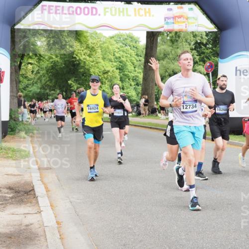 29.06.2025 - hella hamburg halbmarathon MichiJ http://msf.ph/oto/8376081 29.06.2025 10:45:25 Zwischen KM18-KM19 1319, 2159, 4767, 5084, 7189, 9655, 10268, 11605, 11846, 12734, 12779, 13512, 14673, 15217, 16409, 16563, 16608, 16924, 17346, 17967, 18327 meine-sportfotos.de