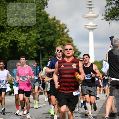 29.06.2025 - hella hamburg halbmarathon Dr. Thomas Lammeyer http://msf.ph/oto/8376094 29.06.2025 09:58:24 Kennedybrücke 1119, 1342, 1399, 1750, 1817, 1942, 2020, 2222, 2367, 2442, 2470, 2561, 2670, 2816, 2889, 2955, 3562, 4017, 4029, 4816, 5020, 5447, 5706, 5884, 6290, 6819, 6978, 6991, 7087, 7274, 7297, 7335, 7508, 7908, 8142, 8374, 8482, 8657, 8698, 8916, 8981, 9038, 9051, 9710, 9924, 9931, 10057, 11125, 11422 meine-sportfotos.de