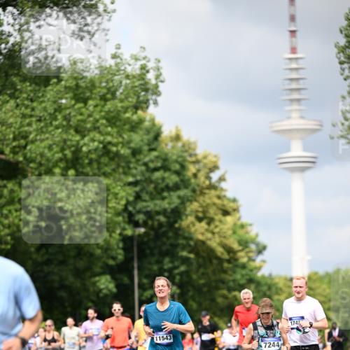 29.06.2025 - hella hamburg halbmarathon Dr. Thomas Lammeyer http://msf.ph/oto/8376115 29.06.2025 10:42:30 Kennedybrücke 1394, 1578, 1596, 1791, 1901, 2124, 3010, 3246, 3286, 3338, 3633, 3635, 3636, 3716, 4414, 4921, 5713, 5790, 5875, 6695, 6696, 6930, 7148, 7244, 7371, 7552, 8539, 8615, 8696, 9391, 9424, 9500, 9699, 10146, 11087, 11152, 11164 meine-sportfotos.de